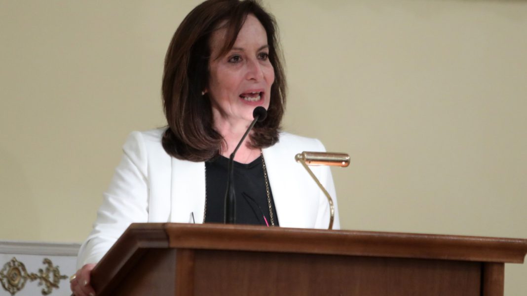 Αδειάζει Ανδρουλάκη η Διαμαντοπούλου κάνοντας «πλάτη» στην κυβέρνηση Μητσοτάκη