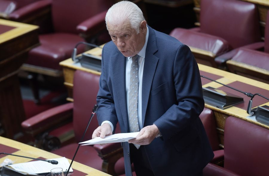 Νέο χτύπημα «γαλάζιου» βουλευτή στην Κυβέρνηση – Η ερώτηση του Γιώργου Βλάχου