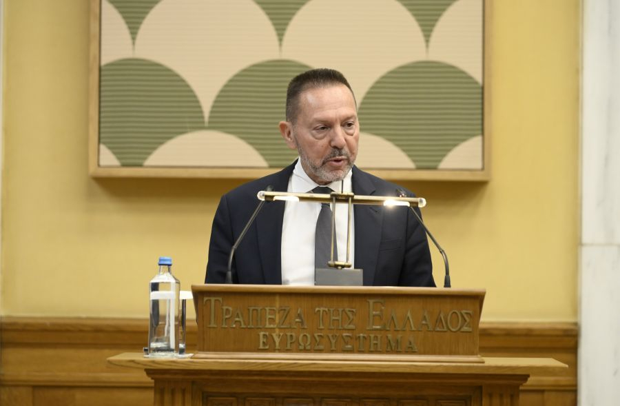 Στουρνάρας: «Χρειαζόμαστε μετανάστες διότι μειώνεται το εργατικό δυναμικό λόγω γήρανσης»