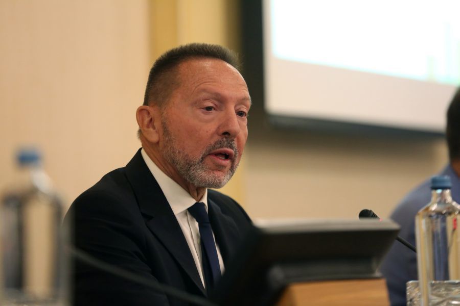 Εκτός «κούρσας» ο Στουρνάρας για ΠτΔ – Εγκώμια στη Σακελλαροπούλου