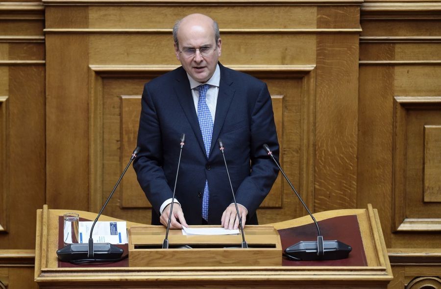 Ξεκίνησε η μάχη του προϋπολογισμού στη Βουλή – Πυρά της αντιπολίτευσης στην κυβέρνηση