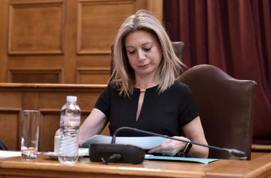 Καρυστιανού για το ξύλωμα του έργου «58 Καρφιά»: «Η κοινωνία αντιλαμβάνεται τη συστηματική συγκάλυψη»