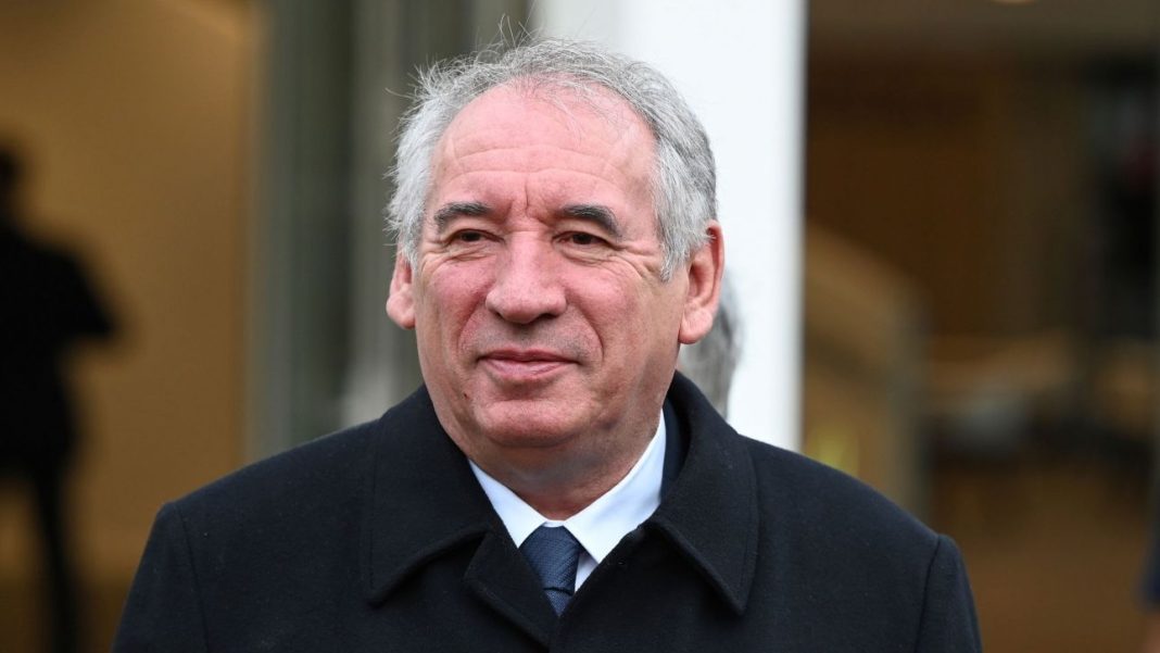 Γαλλία: Το 64% αποδοκιμάζει τον διορισμό Μπαϊρού στην πρωθυπουργία