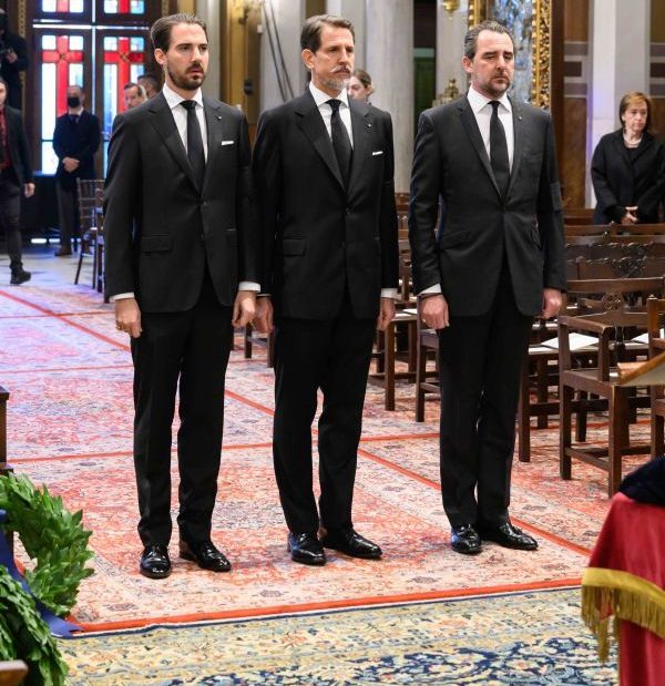 «Συγκινημένοι που μετά από τριάντα χρόνια έχουμε και πάλι την ελληνική ιθαγένεια» λένε οι Γλύξμπουργκ