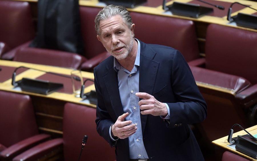 Σύγκρουση Γερουλάνου – Θεοδωρικάκου: «Είπες μαλακ…» ειπώθηκε