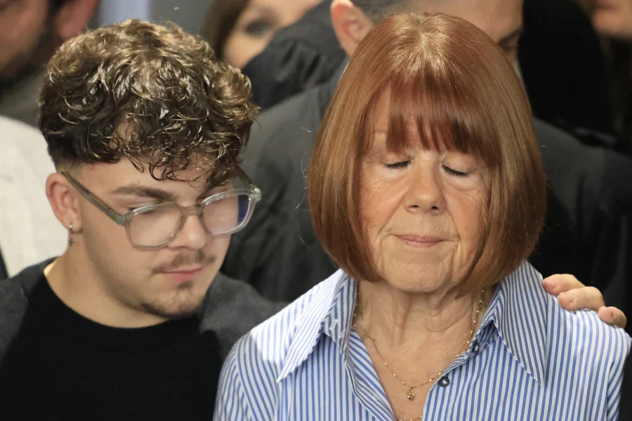 «Ευχαριστούμε, Ζιζέλ Πελικό»: H υπόκλιση Μακρόν στη γυναίκα – σύμβολο θάρρους