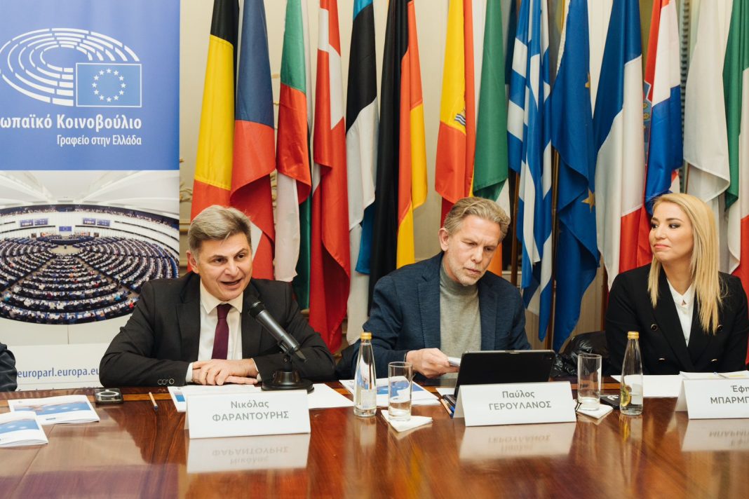 Φαραντούρης για ΣΥΡΙΖΑ: Η ανασυγκρότηση του προοδευτικού δημοκρατικού χώρου θέλει άλλη συνταγή