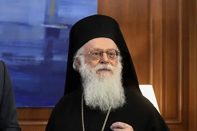 Αρχιεπίσκοπος Αναστάσιος: Μέχρι τη Δευτέρα πρωί το λαϊκό προσκύνημα στη Μητρόπολη