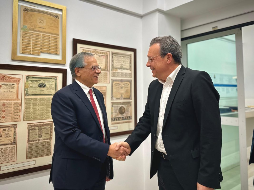 Συνάντηση Φάμελλου με την Ελληνική Ένωση Τραπεζών: «Η υψηλή κερδοφορία των τραπεζών δεν στηρίζει τα νοικοκυριά»