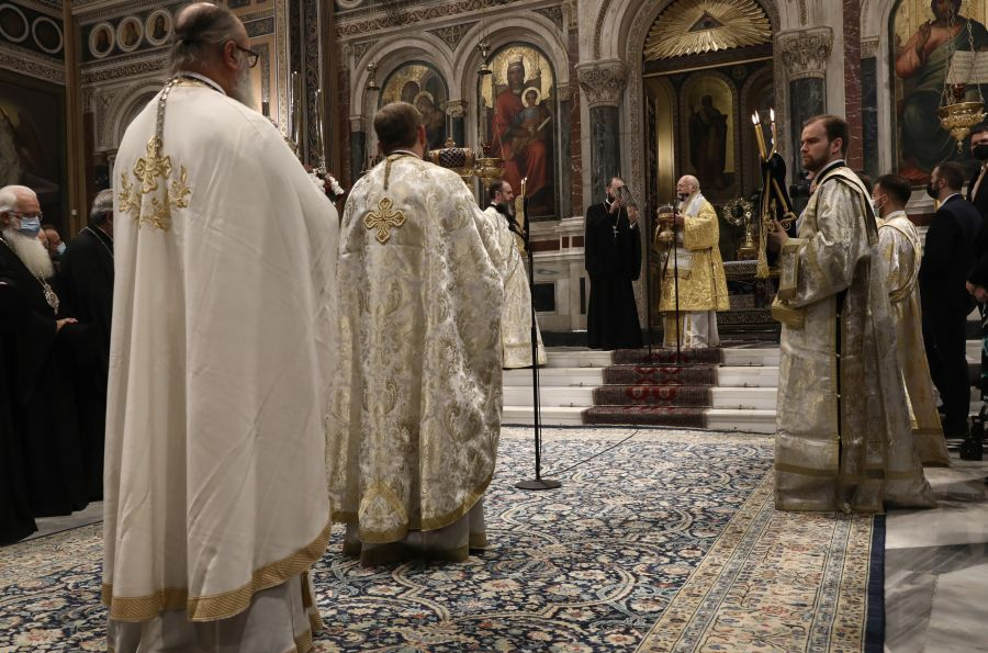 Κίσσαμος: 49χρονος καταδίωξε ψάλτη με σκεπάρνι και εξύβρισε την παπαδιά