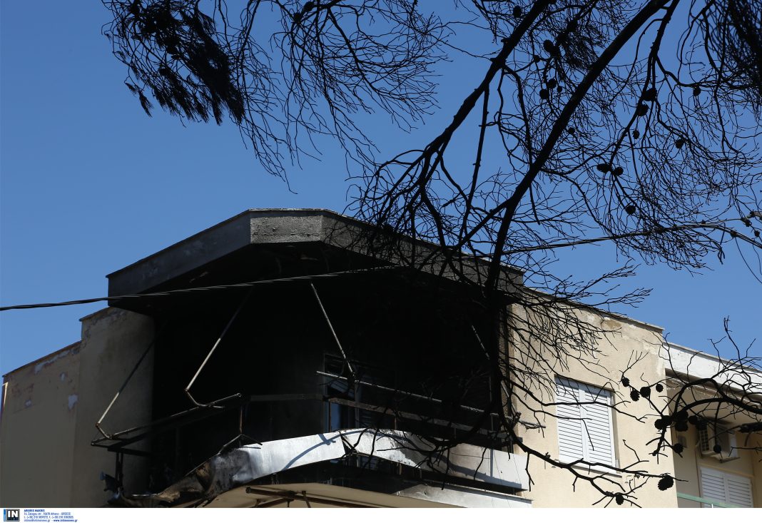 Φωτιά σε διαμέρισμα στη Θεσσαλονίκη – Νοσηλεύτρια απεγκλώβισε ηλικιωμένο – ΒΙΝΤΕΟ