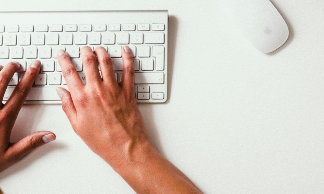 Επίδομα ανεργίας εργασία Mac υπολογιστής