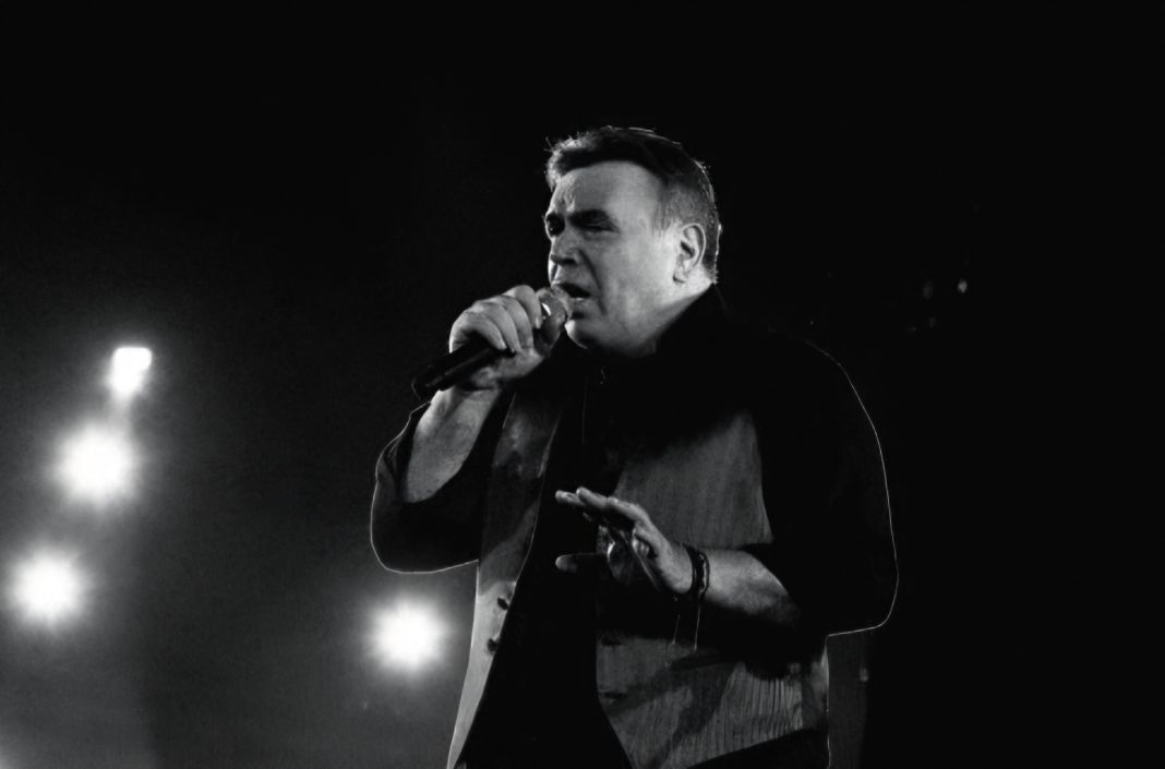 Πέθανε ο Μανώλης Λιδάκης