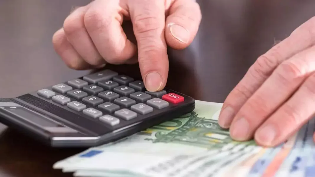 Οι Έλληνες δημόσιοι υπάλληλοι είναι οι πιο φτωχοί της Ευρώπης