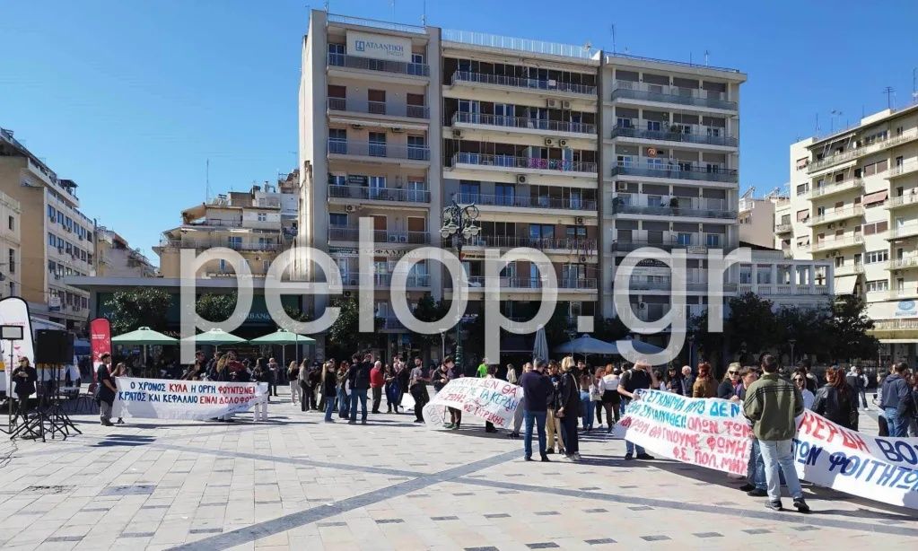 Πάτρα: Στους δρόμους χιλιάδες μαθητές και φοιτητές για τα Τέμπη