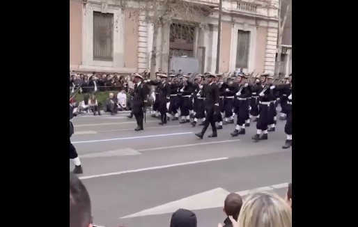 ΕΔΕ στις τάξεις του πολεμικού Ναυτικού για τα συνθήματα που ακούστηκαν στη χθεσινή παρέλαση για την 25η Μαρτίου