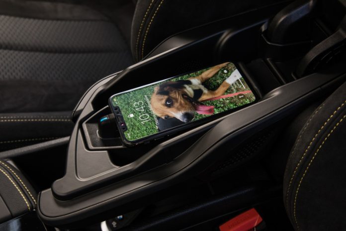 Τί αλλάζει με τη χρήση κινητού στο αυτοκίνητο σε Ελλάδα και Ε.Ε.