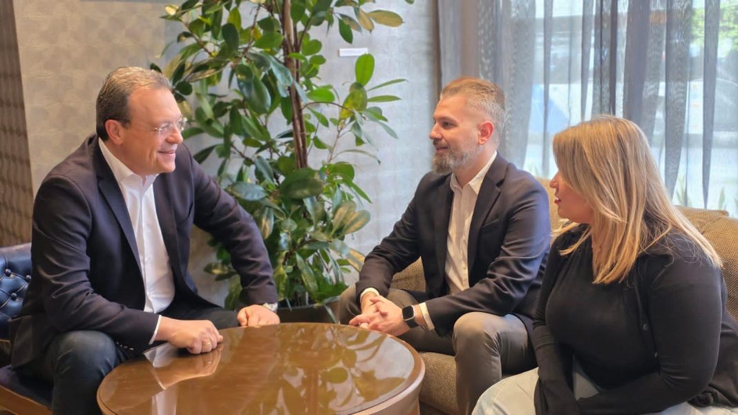 Εντάχθηκαν στον ΣΥΡΙΖΑ Μελίδης και Αντωνοπούλου για την επανεκκίνηση του κόμματος