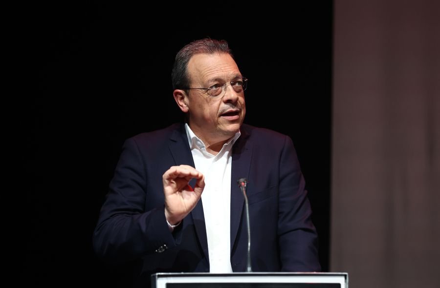 Φάμελλος για «Ομάδα Αλήθειας»: Εάν στελέχη της ΝΔ πληρώνονταν από ιδιωτικές εταιρείες είναι παράνομη χρηματοδότηση