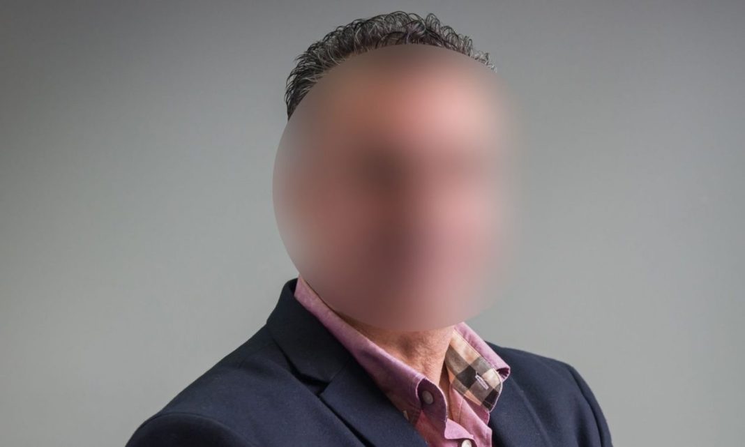 Καθηγητής στον Άλιμο: Απολογήθηκε για την ασέλγεια σε βάρος μαθητριών του- Προέκυψαν στοιχεία για ερωτική επαφή και με άλλη μαθήτριά του