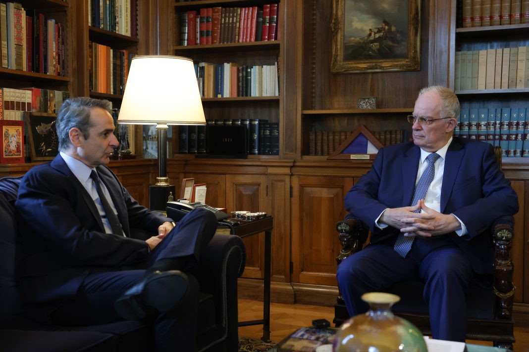 Μητσοτάκης σε Τασούλα: Σημαντική η σταθερότητα της ελληνικής οικονομίας