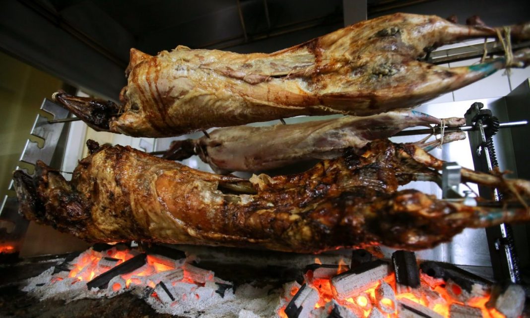 Πάσχα αρνί αρνιά οβελίας in time