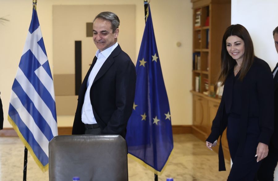 ΣΥΡΙΖΑ για Μητσοτάκη: «Θα έπρεπε να ντρέπεται, όχι να κάνει πανηγυρικές δηλώσεις στο Υπουργείο Παιδείας»