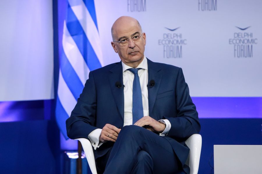 Δένδιας: Αρνείται τα «ήρεμα νερά» – «Η Ελλάδα αντιμετωπίζει υπαρκτή απειλή»