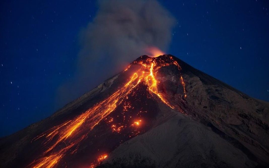 Φιλιππίνες: Εξερράγη του ηφαίστειο Κανλάον στο νησί Νέγκρος