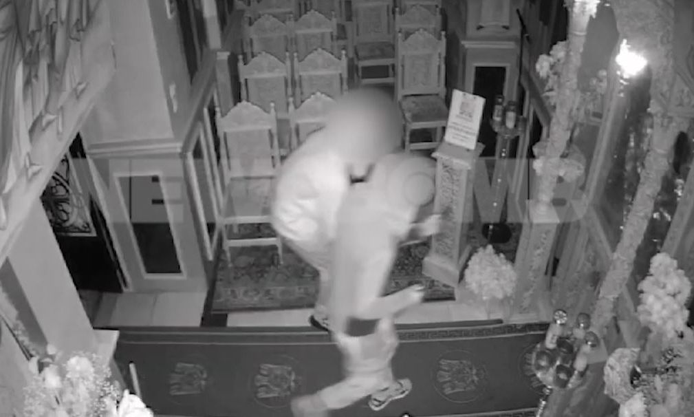 Βίντεο-ντοκουμέντο: Έκλεβαν τα παγκάρια για τους φτωχούς και κατέστρεφαν εκκλησίες στην Αττική