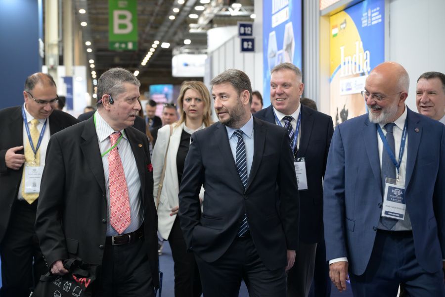 Ανδρουλάκης: «Μην είμαστε μόνο καταναλωτές, αλλά και συμπαραγωγοί εξοπλισμών»