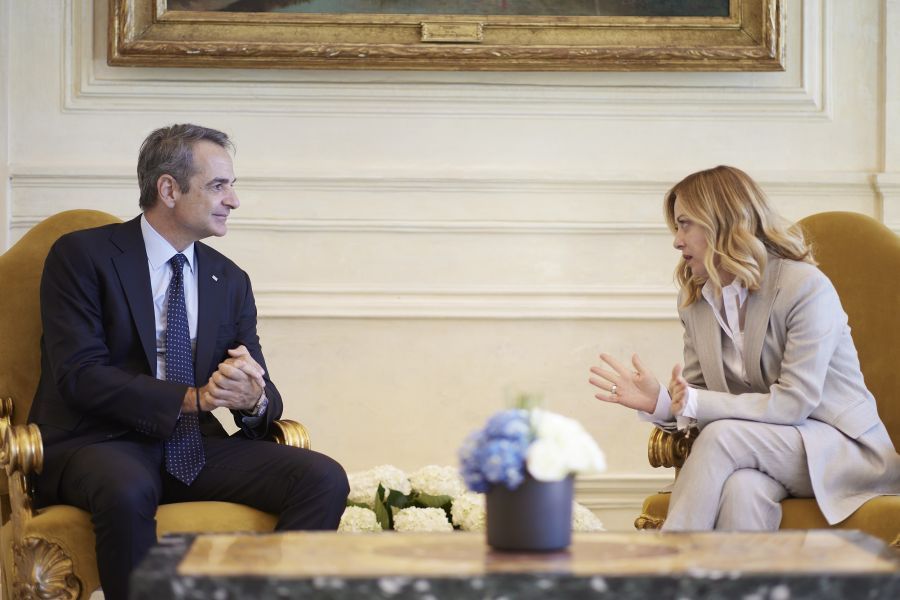 Συνάντηση Μητσοτάκη – Μελόνι στην Ιταλία: Συμφωνία για επενδύσεις 360 εκατ. ευρώ σε νέα τρένα